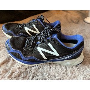 New Balance Revlite 910v3 Trail Running Shoes Gore-Tex Sz 8 Black Blue Hiking